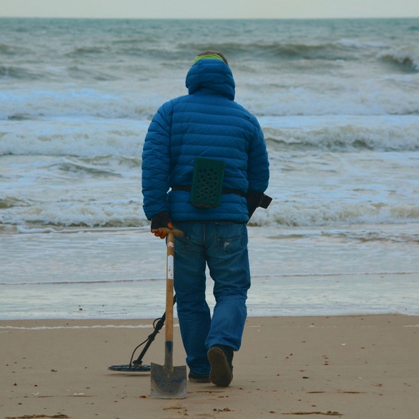 В гулянии с металлоискателем по пляжам Крыма есть смысл