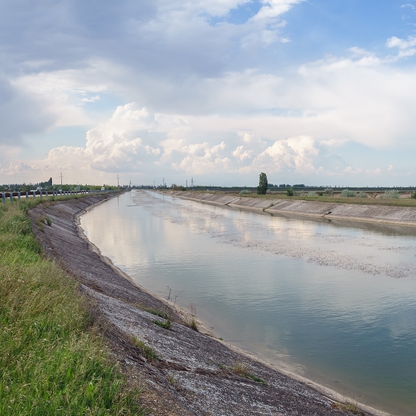 По Северо-Крымскому каналу стало поступать больше воды