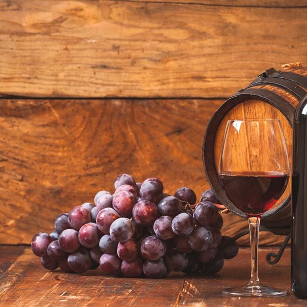 Фермеры РФ вскоре смогут продавать вино без лицензии