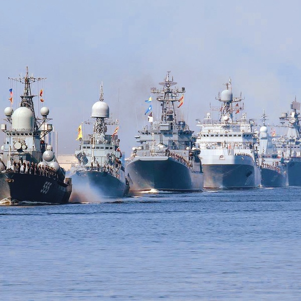 Военные корабли будут учиться не сталкиваться с гражданскими судами вблизи Крыма