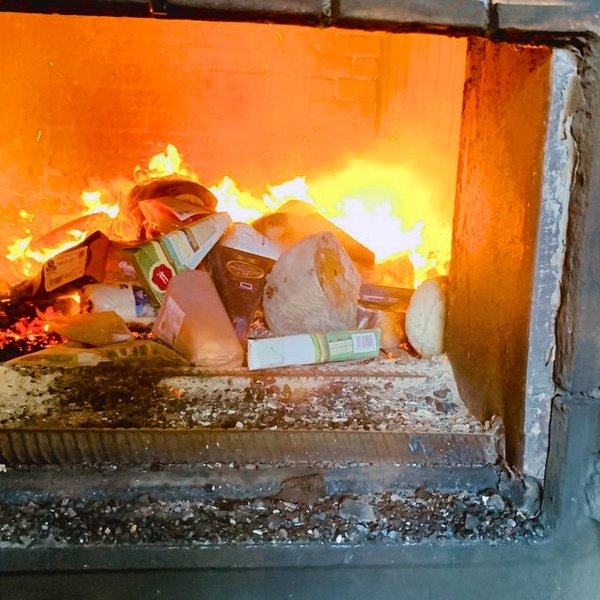 В Алуште сожгли запрещённый  немецкий сыр