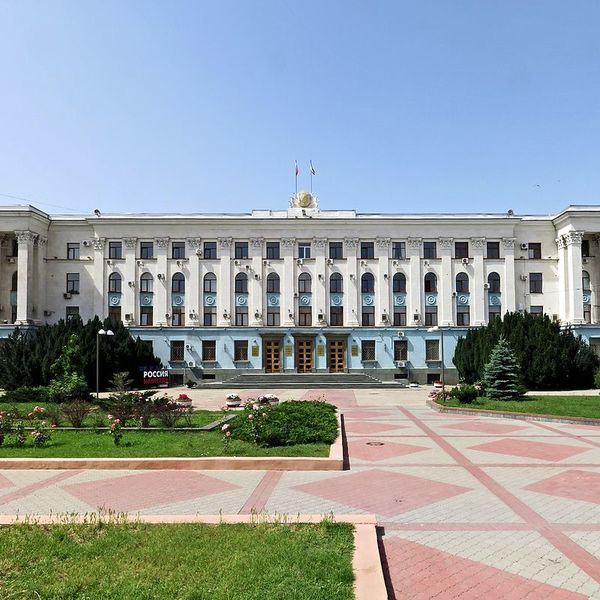 Главу Крыма хотят отделить от председателя Совмина